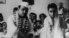 1942 ஆம் ஆண்டு அக்டோபர் 8 ஆம் தேதி ஃபிரோஸ் காந்தி மற்றும் இந்திர காந்தி திருமணம்