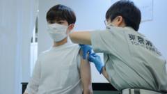 일본은 몇 달 만에 코로나 백신 예방 접종률에서 극적인 반전을 보였다