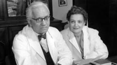 Aleksandar Fleming sa suprugom 1954. godine
