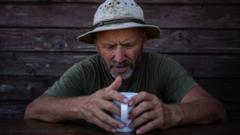 https://ichef.bbci.co.uk/news/320/cpsprodpb/18ED/production/_128218360_a88082c3-e954-4b73-8d93-b95b954be878.jpg