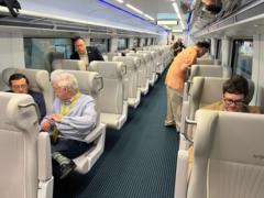 El interior de un tren de Brightline