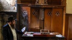 Man shot dead after French synagogue set on fire