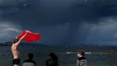 Майская гроза над пляжем Сан-Тропе на юге Франции