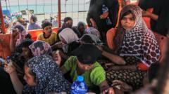Kapal yang membawa pengungsi Rohingya 'terbalik' di perairan Aceh Barat, warga tolak kedatangan pengungsi yang berhasil dievakuasi