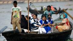 দূর থেকে আসা শিক্র্থীরা সবচেয়ে ঝুঁকির মধ্যে থাকেন।