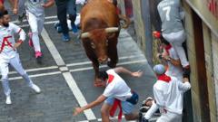 Забег с быками в Памполне на севере Испании