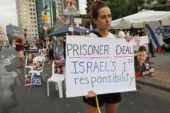 Rehine takasını savunan bir İsrailli.