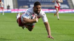 Salford hold off late fightback to beat Giants
