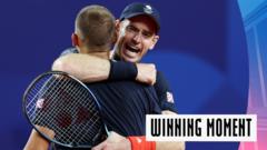 Murray & Evans win 'nerve-wracking' tie-break to reach quarters