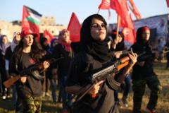 FHKC'dan eğitim alan Filistinli gençler