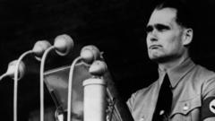 Рудольф Гесс выступает с речью в 1937 году