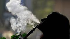 Woman dey smoke shisha