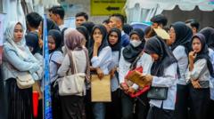Kesaksian dua pemuda yang menganggur gara-gara batasan usia di lowongan kerja