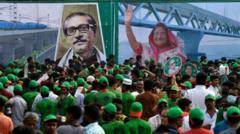 আওয়ামী লীগ ও তার মিত্ররা নির্বাচন করছে।