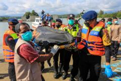 Puluhan pengungsi Rohingya dikhawatirkan tewas di perairan Aceh dalam 'kecelakaan kapal terfatal' - 'Anak saya hilang, saya tak mampu menolongnya'