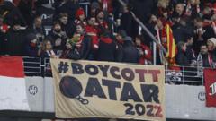 Biểu ngữ kêu gọi tẩy chay Qatar 2022 ở trận đá banh SC Freiburg v 1. FC Union Berlin tại Freiburg, Đức ngày 13/11/2022