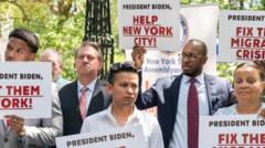 Las autoridades de Nueva York hicieron una intensa campaña para exigir el respaldo de Biden.