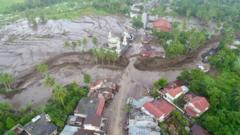 Banjir bandang melanda Sumatra Barat, 19 orang meninggal dunia