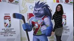 Чемпионат мира по хоккею должен был пройти в Минске и Риге