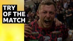 ‘Wow!’ – Charnley scores ‘spectacular’ long-range try for Leigh