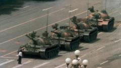 События на площади Тяньаньмэнь, 35 лет спустя. Фотографии