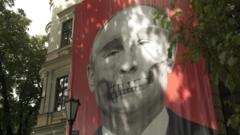 Rastяžka s Putinыm v vide čerepa