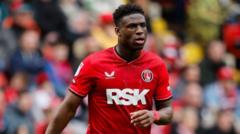 Charlton trigger Small's one-year extension clause 