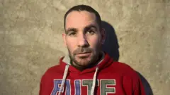 Image of Syrian prisoners celebrating their freedom