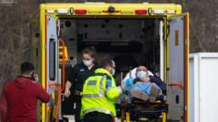 Работники скорой помощи