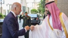ग़ज़ा में जंग के बीच क्या सऊदी अरब और इसराइल की दोस्ती करा पाएगा अमेरिका?