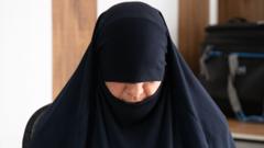La veuve du dirigeant de l'EI Abou Bakr al-Baghdadi révèle les détails de leur vie commune