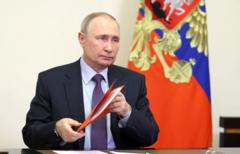Tổng thống Nga Vladimir Putin chủ trì một cuộc họp với Hội đồng An ninh Quốc gia ngày 02/12