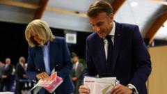 Pourquoi Macron a dissous le parlement français et convoqué de nouvelles élections
