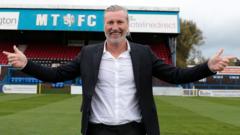 Macclesfield appoint Savage as head coach