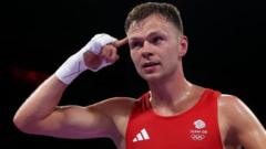 Richardson keeps GB hopes alive in Olympic boxing