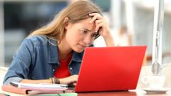 Конспектировать лекцию в ноутбуке не так эффективно, как от руки