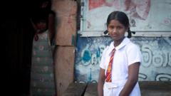 Шри Ланка и економија: „Само једно дете могу да пошаљем у школу“