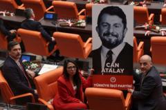 Atalay, meclisteki yemin törenine katılamadı.