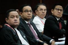 Sidang perdana sengketa pilpres dimulai: Anies dan Ganjar minta MK batalkan hasil pilpres, kuasa hukum Prabowo anggap gugatan 'penuh asumsi' dan 'tanpa bukti'