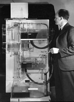 MONIAC, la genial máquina que muestra los vaivenes de la economía… con ...