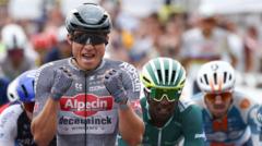 Philipsen powers to Tour de France stage 10 win