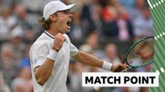 'Mic drop moment' - De Minaur beats Fils for a place in quarter-finals