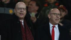 Di Glazer family wey get Manchester United