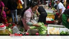 မြန်မာပြည်မှာ စားသုံးဆီနဲ့ ကြက်သွန်နီဈေးတွေ တက်လာ