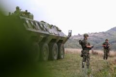 Sırp ordusunun ülkenin Kosova ile sınırında bulunan güneydeki bir kasabasına Ekim ayında konuşlanan askerleri