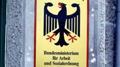 Placa na entrada do Ministério do Trabalho Alemão