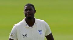 Holder and Waite hit tons as Pears make Kent toil