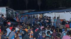 Malaysia tangkap 130 TKI ilegal, dituduh mendirikan 'perkampungan tak berizin' - 'Saya mau urus 'pemutihan', tapi ditipu calo'