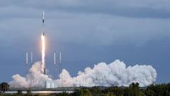SpaceX猎鹰九号火箭从美国佛罗里达州卡纳维拉尔角太空军基地发射升空（24/1/2021）