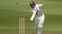 Wickets tumble as Surrey end day on top against Worcs